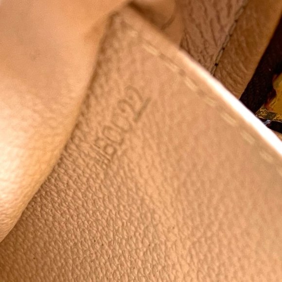 LOUIS VUITTON MONOGRAM TROUSSE TOILETTE 28 CLUTCH - Picture 12 of 13